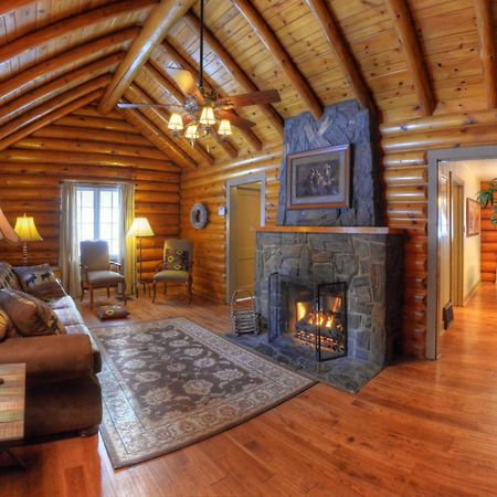 Historic Log Cabin #14 At Horse Creek Resort 拉皮德城 外观 照片