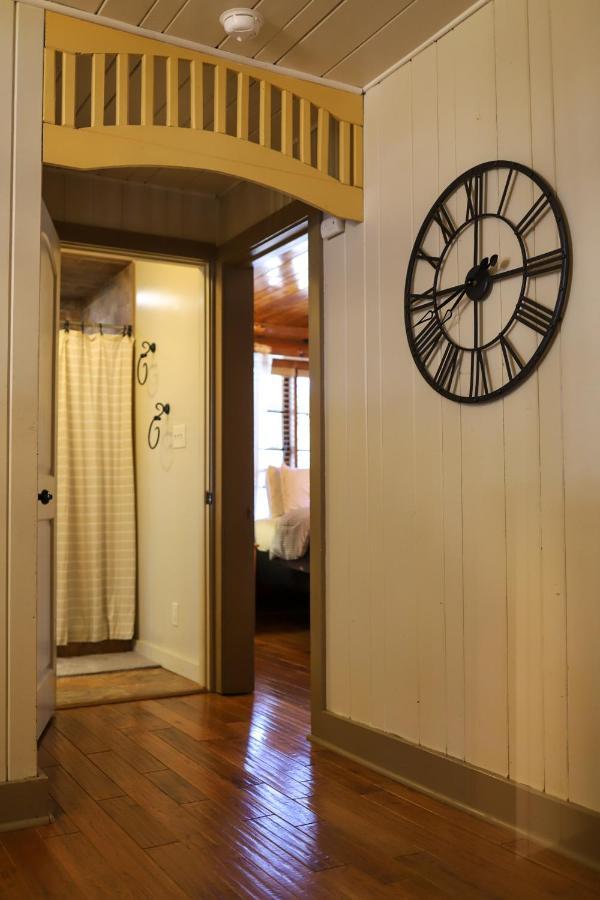 Historic Log Cabin #14 At Horse Creek Resort 拉皮德城 外观 照片