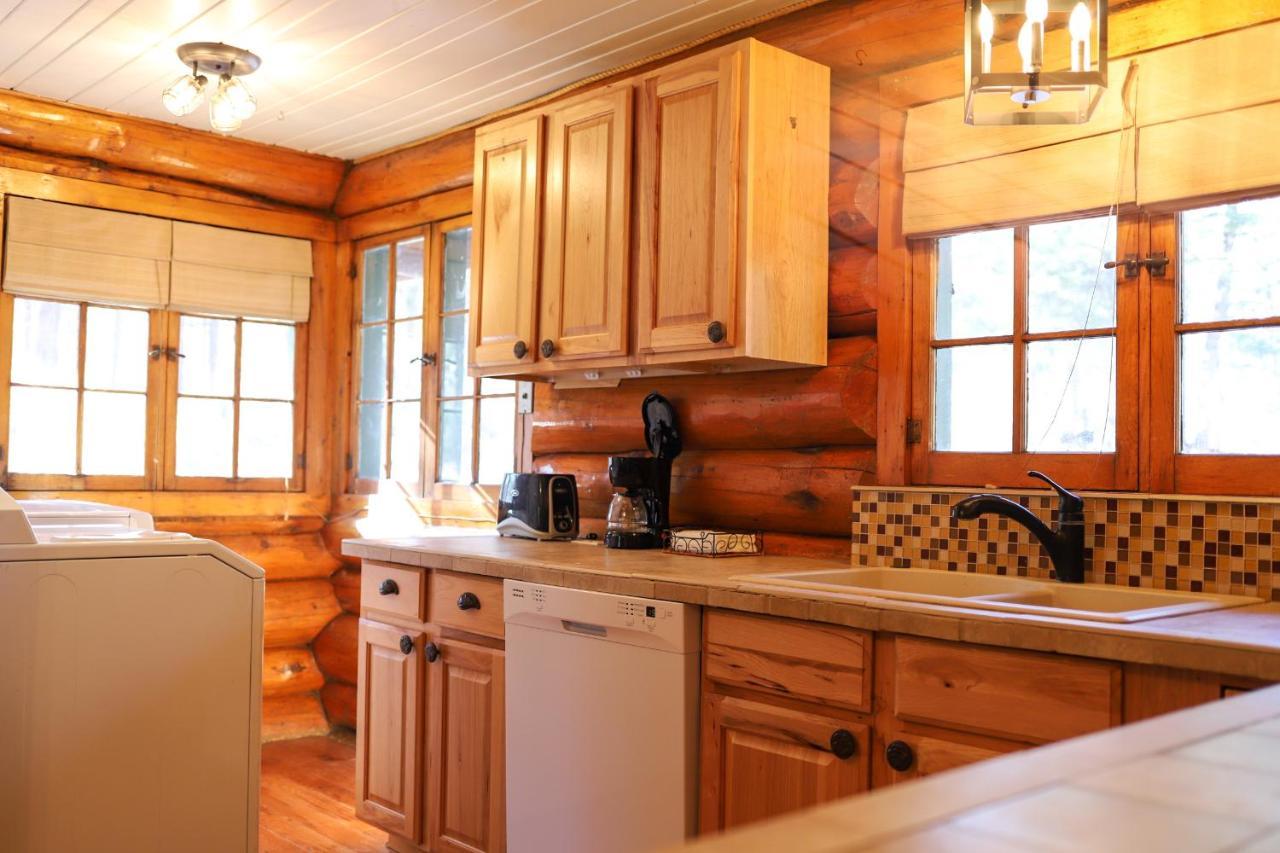 Historic Log Cabin #14 At Horse Creek Resort 拉皮德城 外观 照片