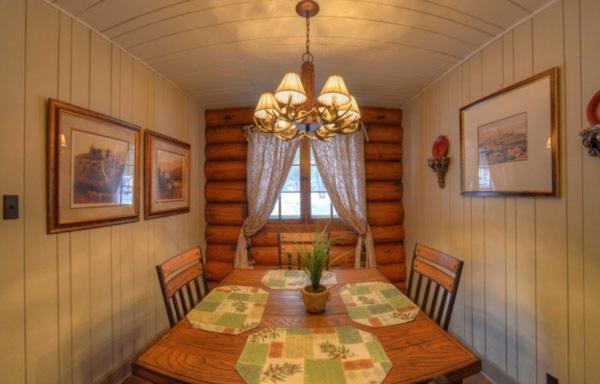 Historic Log Cabin #14 At Horse Creek Resort 拉皮德城 外观 照片